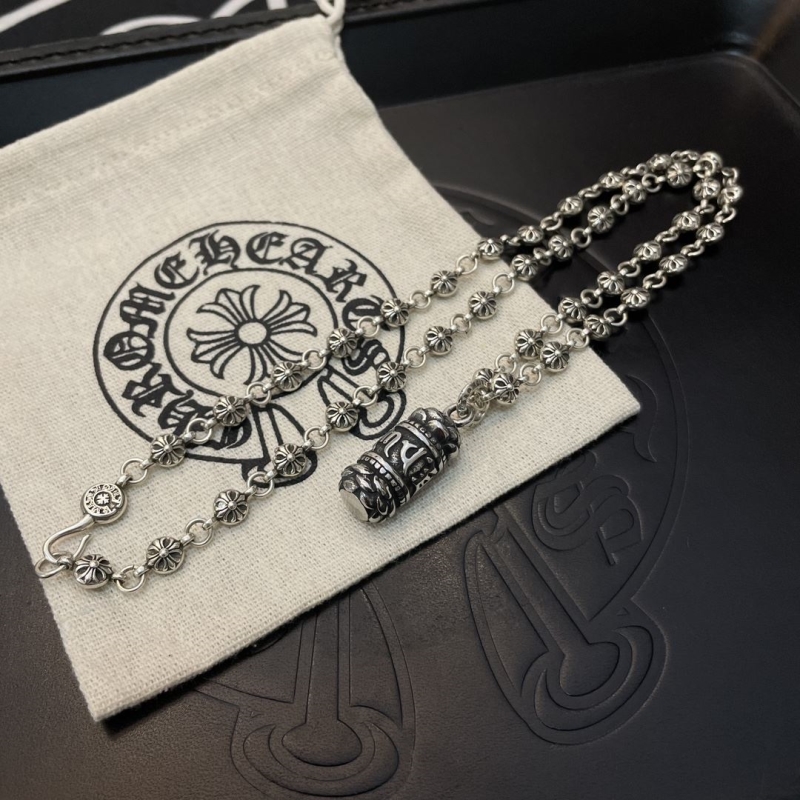 Ch*0me He**ts necklaces
